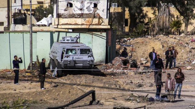 На місці одного з нападів в Аль-Аріші, фото 30 січня 2015 року