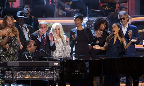 All-Stars Honor Stevie Wonder, Stevie Wonder Upstages All-Stars at Grammy Tribute