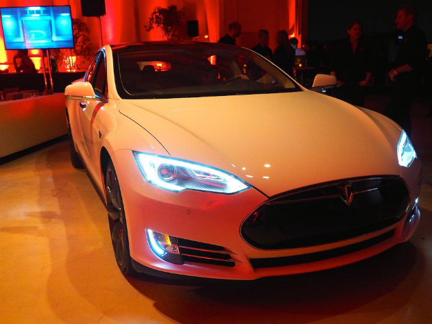 Tesla Model S 'D'