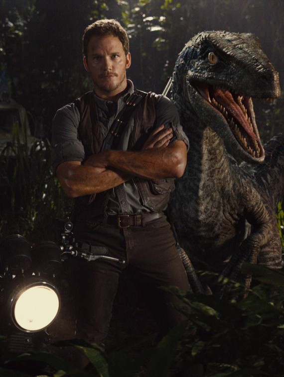 Jurassic World New Image Chris Pratt Raptor 570x758 New Jurassic World Image: Raptor Photobombs Chris Pratt