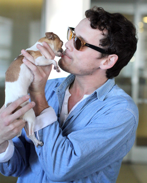 anton yelchin dog cuddle kiss