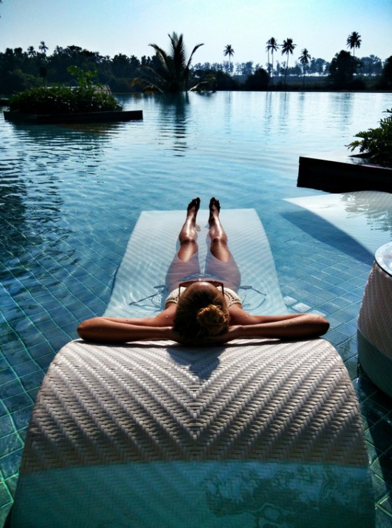 earn money abroad