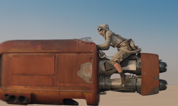 Star Wars 7 The Force Awakens Daisy Ridley Speeder Photo 620x370 Star Wars 7 Trailer: The Force Is Strong With This One