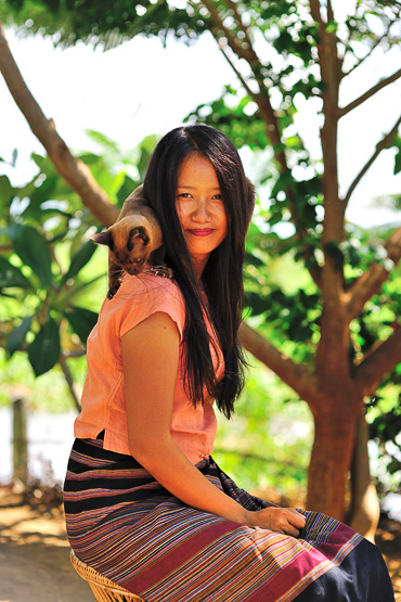 Princess Inle Resort - Misuu owner with her Burmese cat