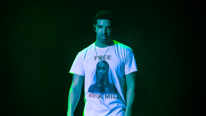 Drake performs Drake Vs Lil Wayne Tour at the Susquehanna Bank Center on August 21, 2014 in Camden, NJ 