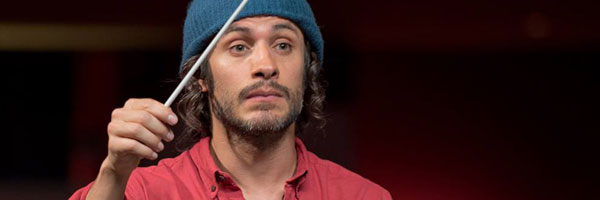 mozart-in-the-jungle-gael-garcia-bernal-slice
