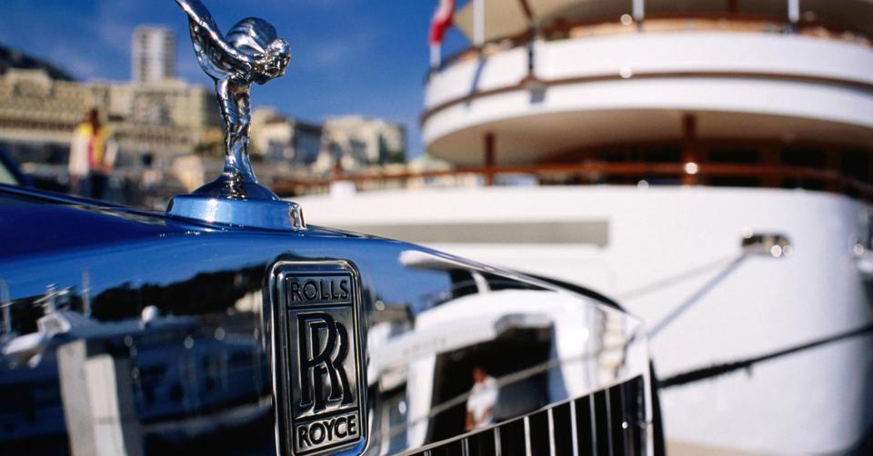 Russians dumping rubles for...Rolls Royces?