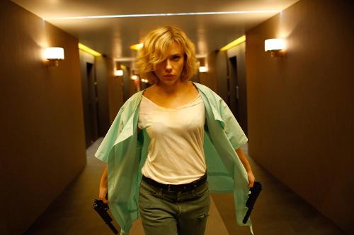 New Action Star Scarlett Johansson Signs On to 'Ghost in the Shell'