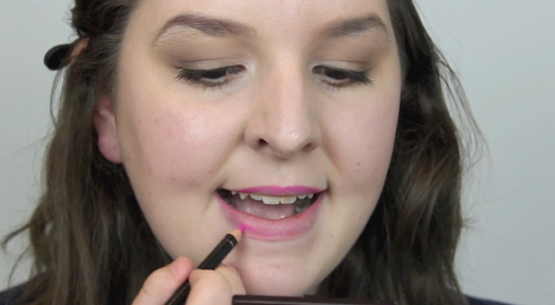 How to apply Lip Pencil