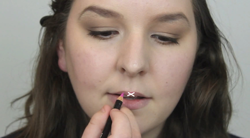 How to apply Lip Liner