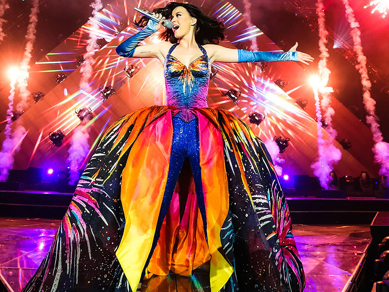 Katy Perry to Play Super Bowl Halftime Show