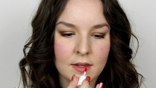 How to use Benefit Benetint on Lips