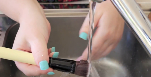 How to wash your Makeup Brushes